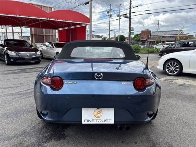 ROADSTER