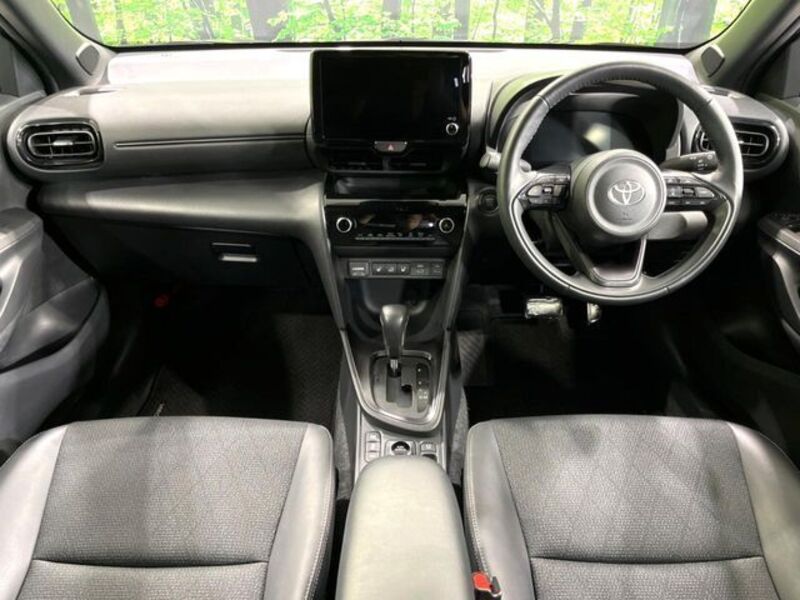 YARIS CROSS