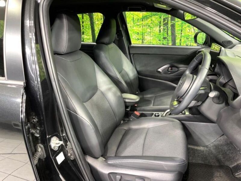 YARIS CROSS
