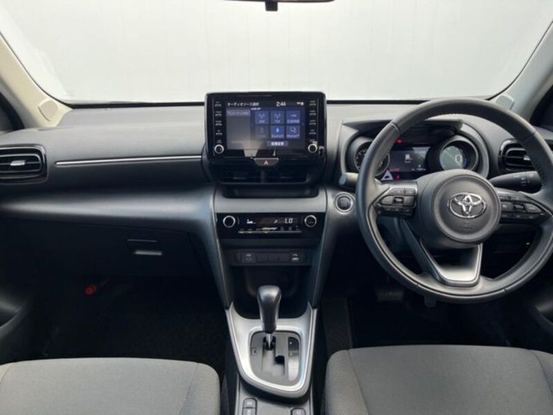 YARIS CROSS