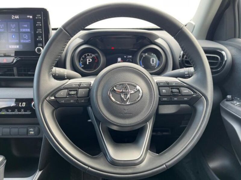 YARIS CROSS