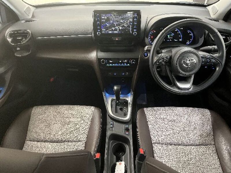 YARIS CROSS