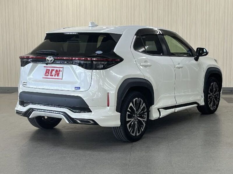 YARIS CROSS
