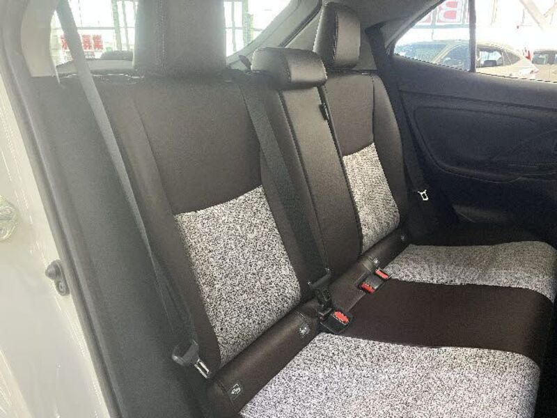 YARIS CROSS