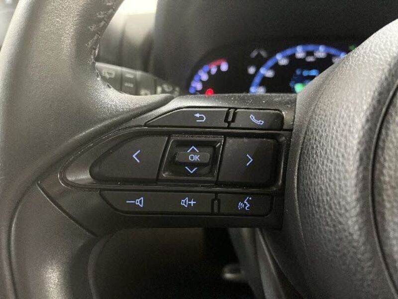 YARIS CROSS