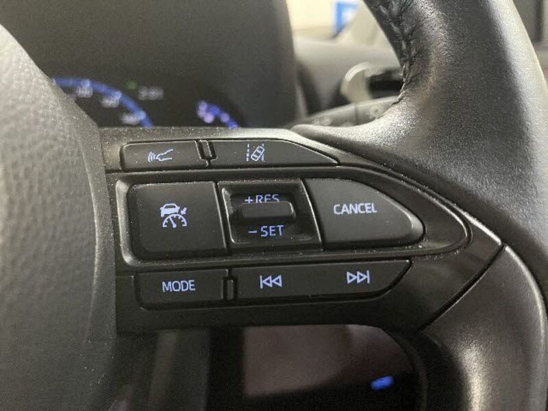 YARIS CROSS
