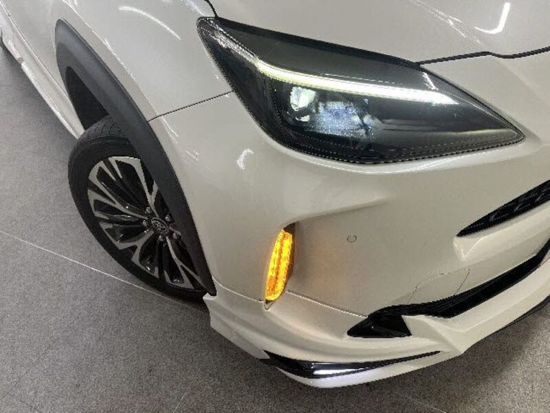 YARIS CROSS