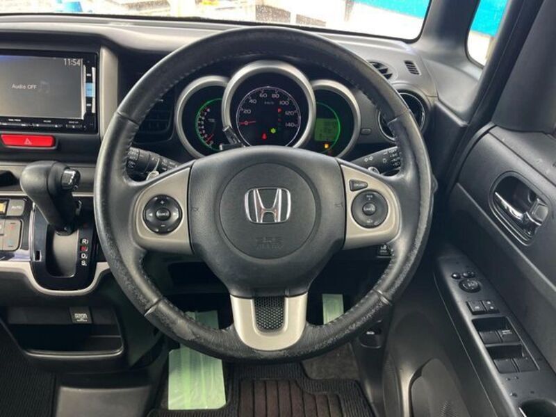 N BOX