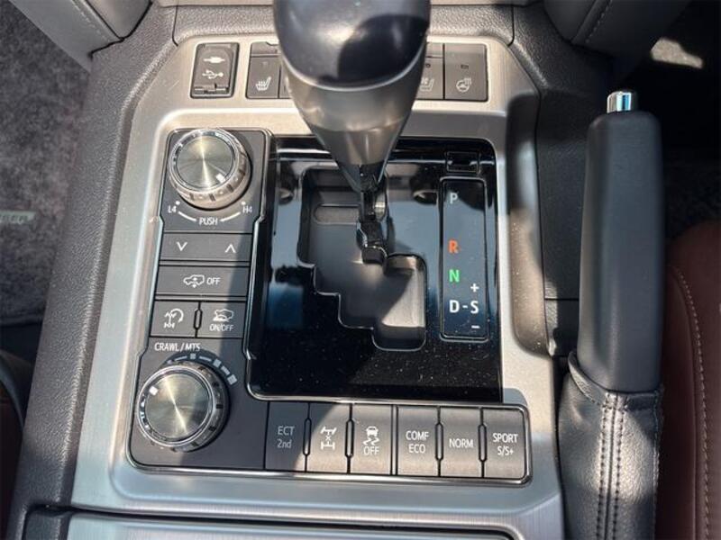 LAND CRUISER