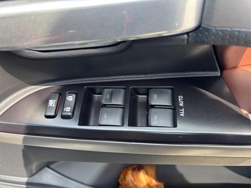 LAND CRUISER