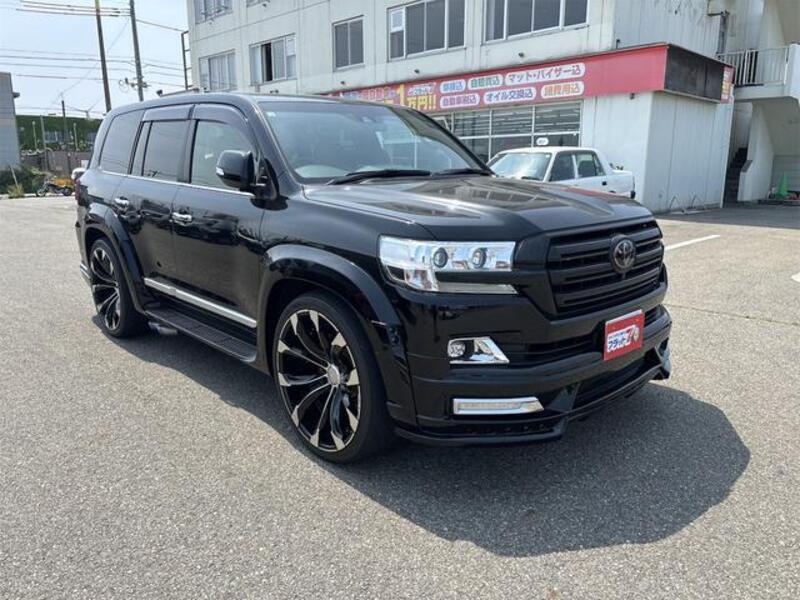 LAND CRUISER