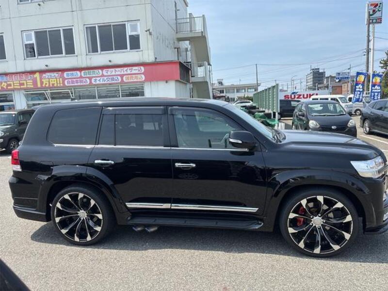 LAND CRUISER
