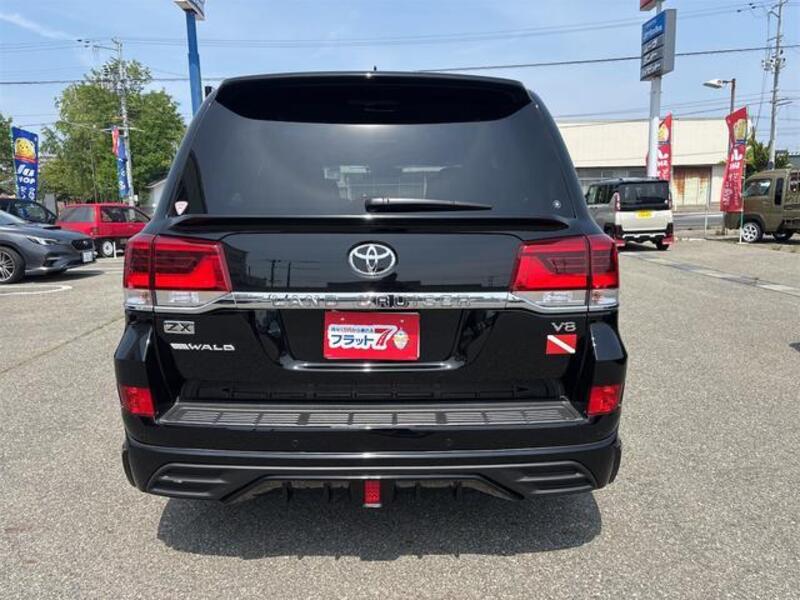 LAND CRUISER