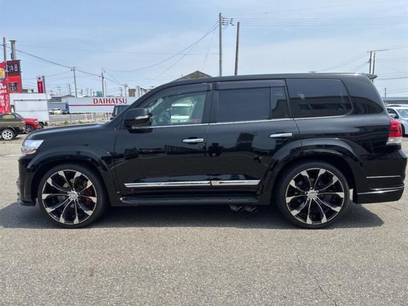 LAND CRUISER