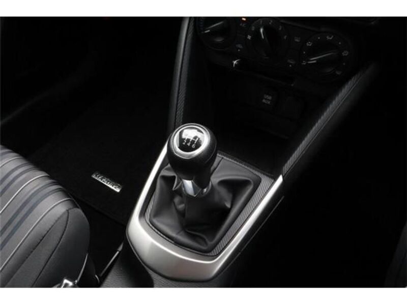 MAZDA2