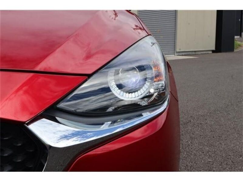MAZDA2