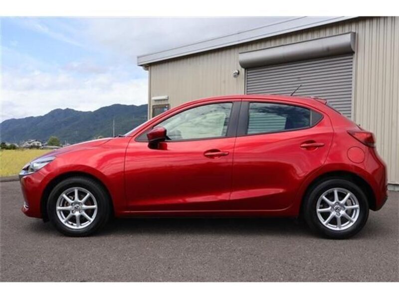 MAZDA2