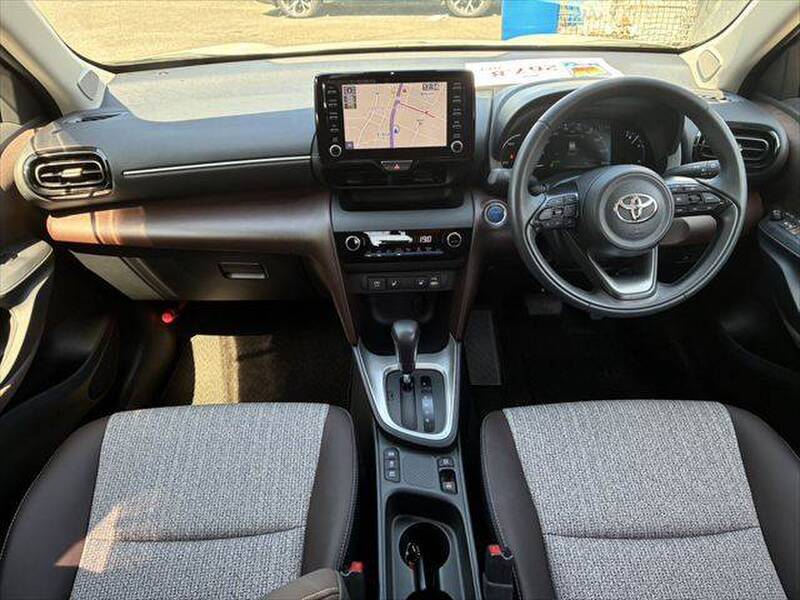 YARIS CROSS