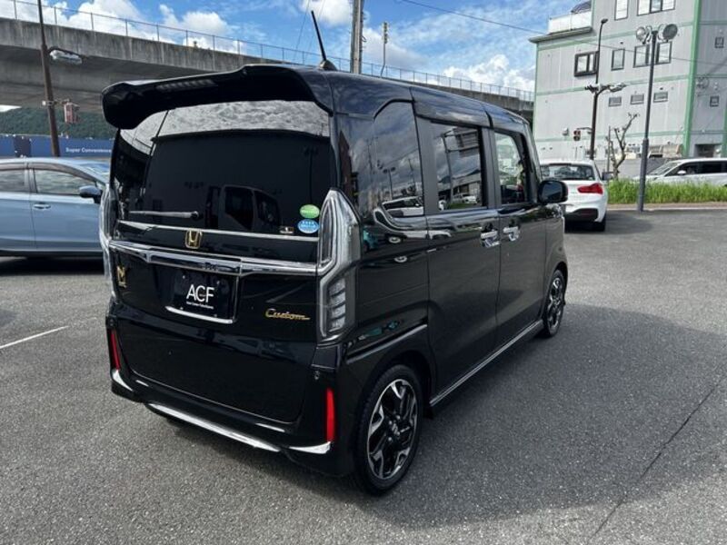 N BOX CUSTOM