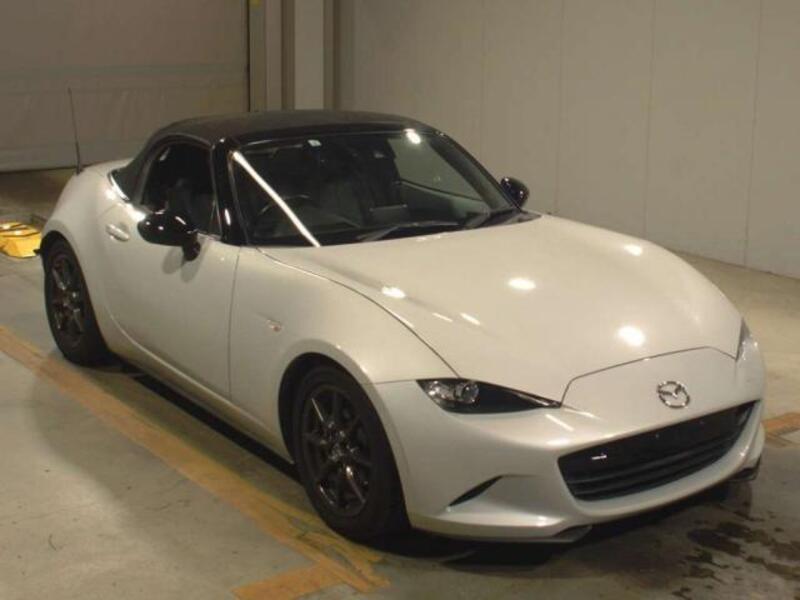 ROADSTER-0
