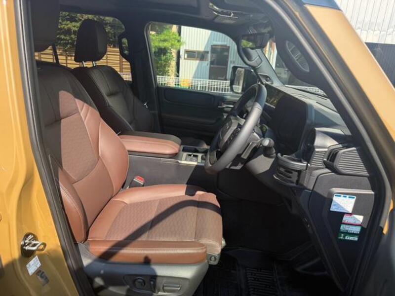 LAND CRUISER 250