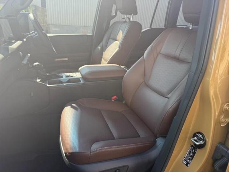 LAND CRUISER 250