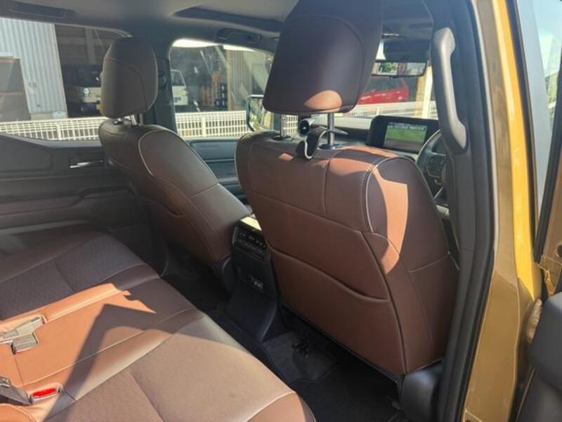 LAND CRUISER 250