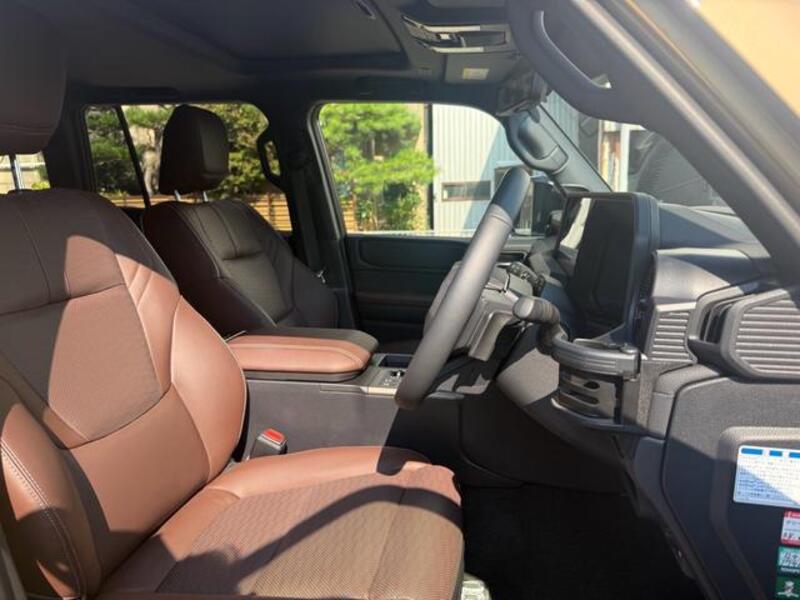 LAND CRUISER 250