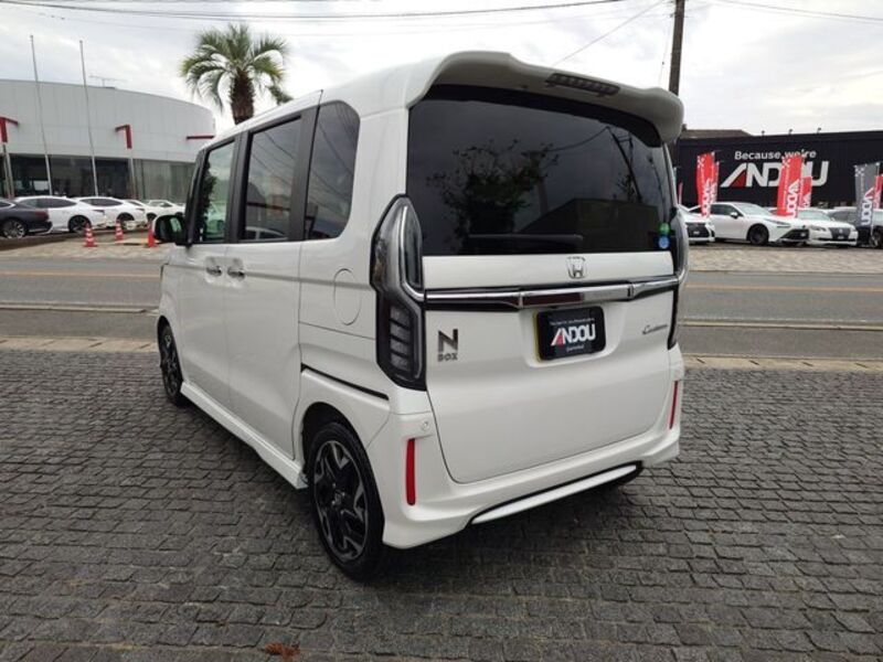 N BOX CUSTOM