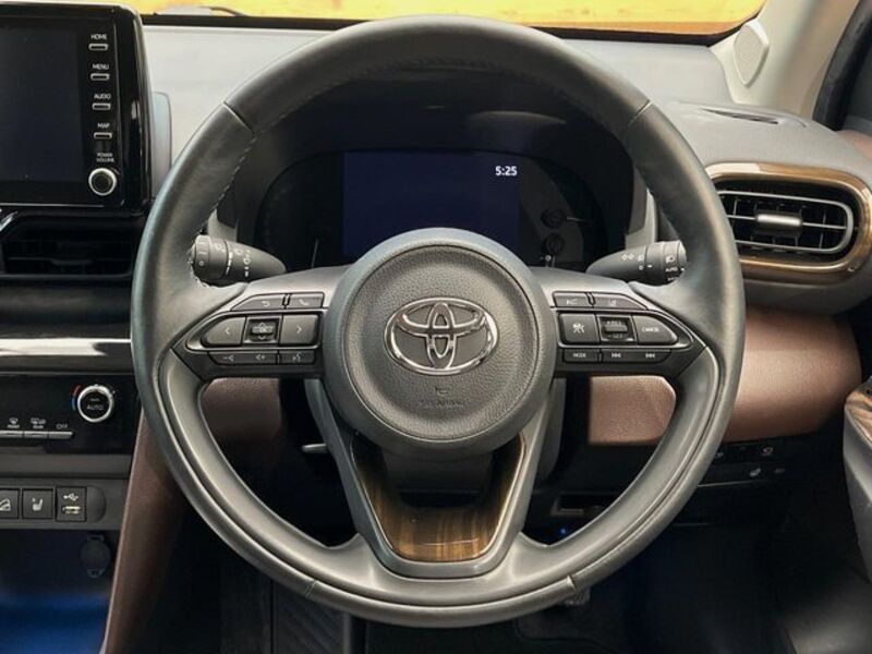 YARIS CROSS