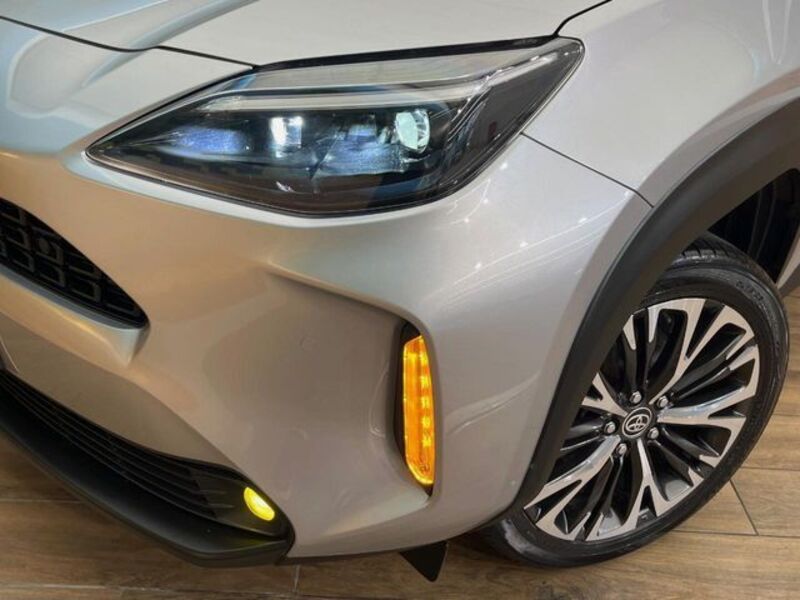 YARIS CROSS