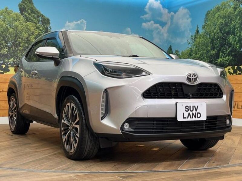 YARIS CROSS