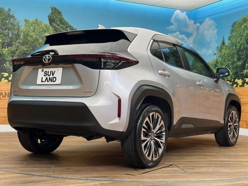 YARIS CROSS
