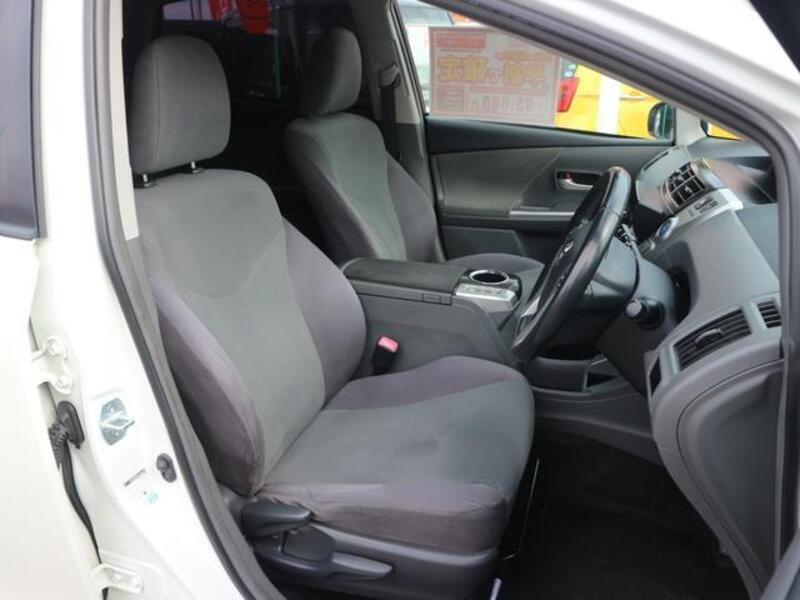 PRIUS ALPHA