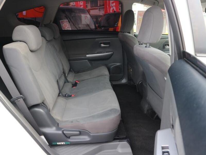 PRIUS ALPHA
