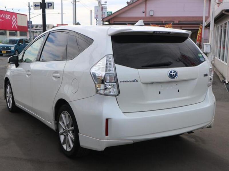 PRIUS ALPHA