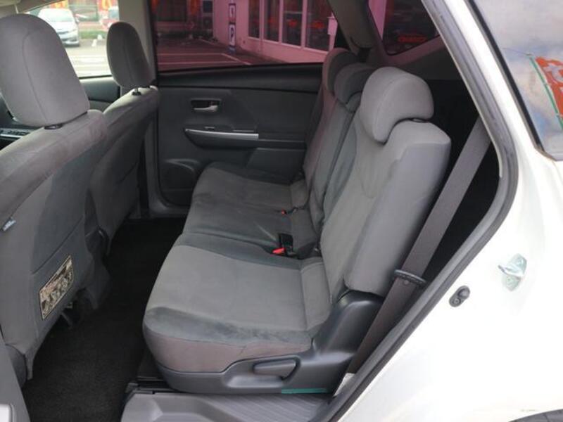 PRIUS ALPHA