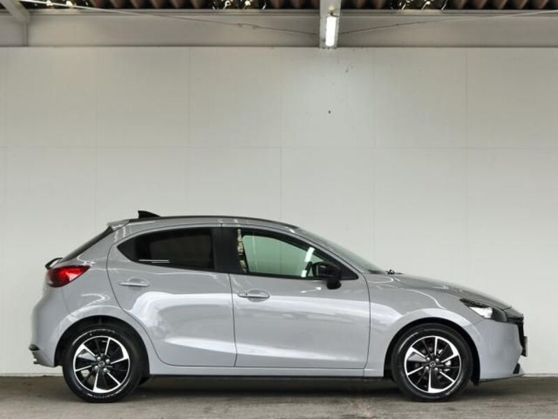 MAZDA2