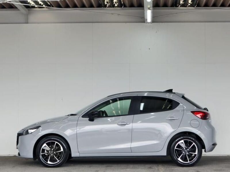 MAZDA2