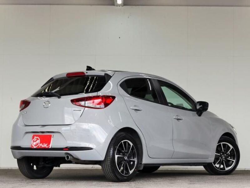 MAZDA2