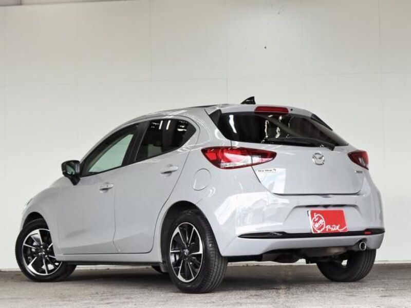MAZDA2