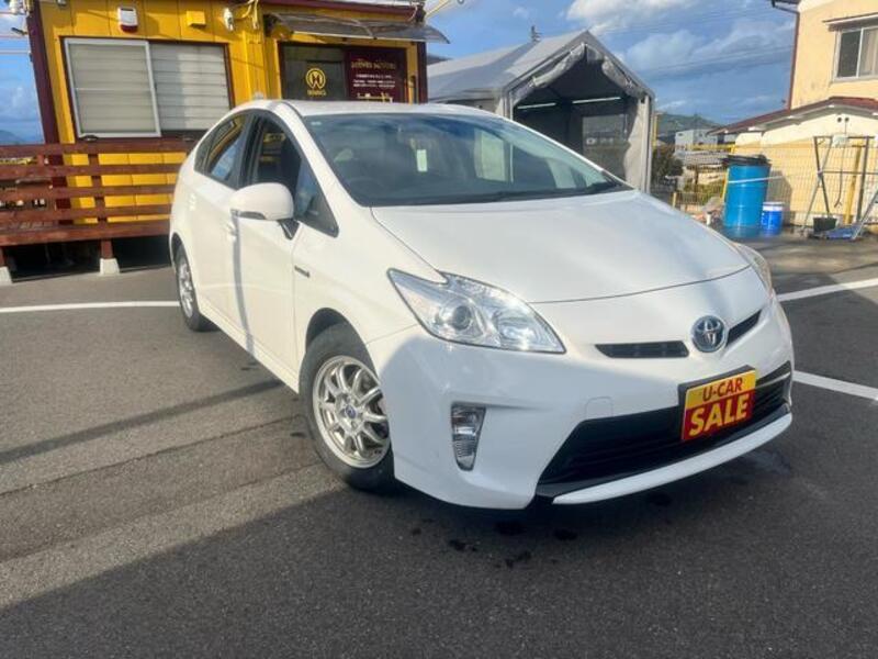 TOYOTA PRIUS
