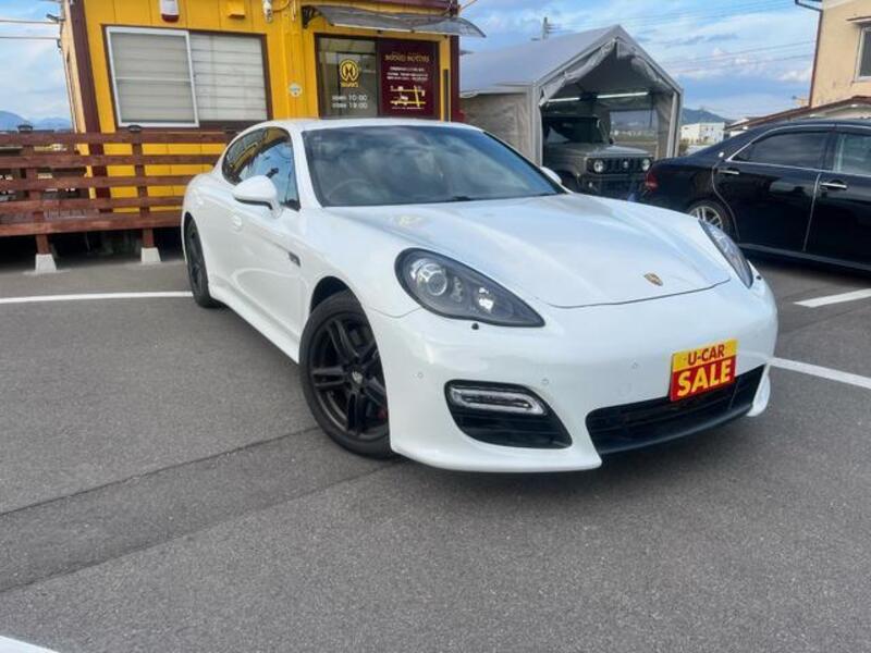 PORSCHE PANAMERA