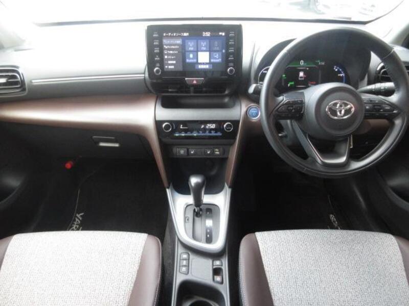 YARIS CROSS