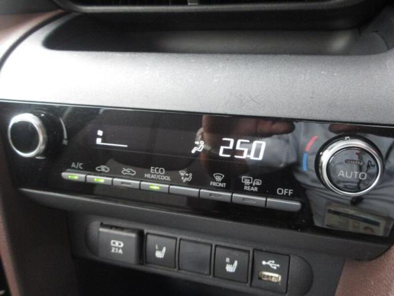 YARIS CROSS