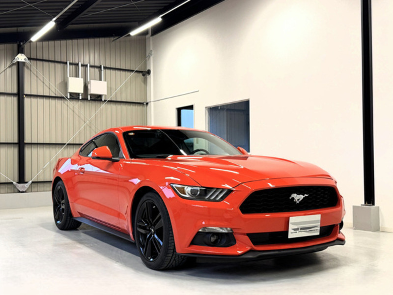 FORD MUSTANG