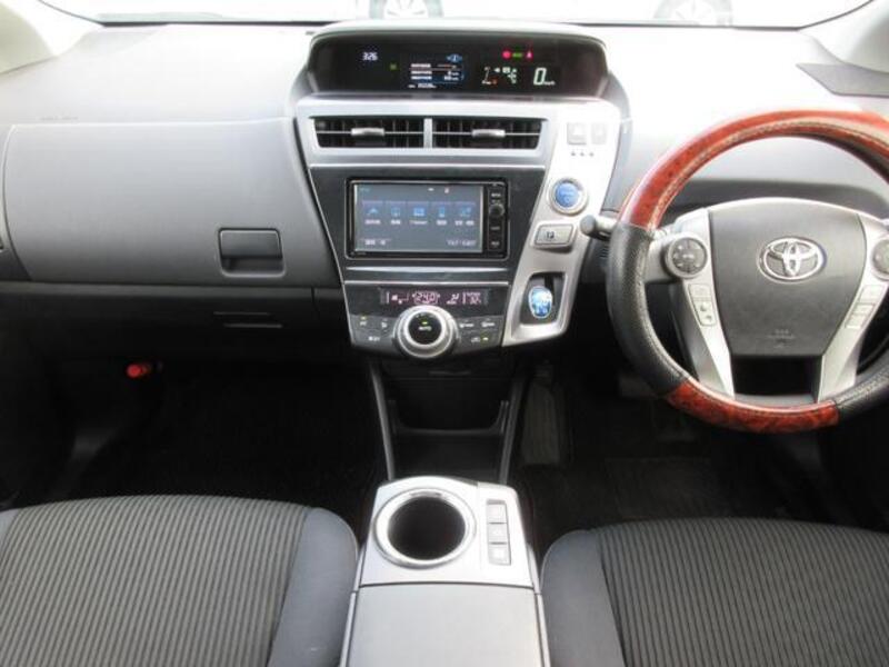 PRIUS ALPHA