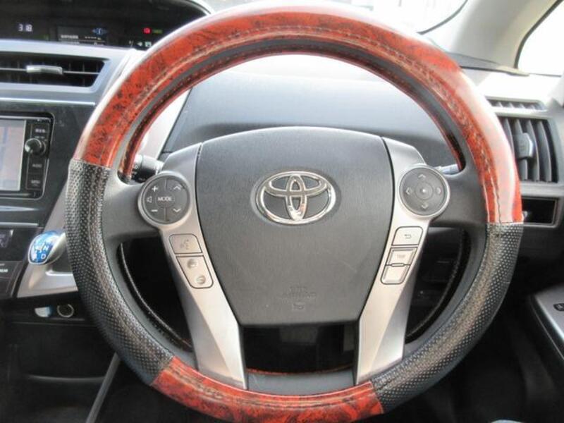PRIUS ALPHA