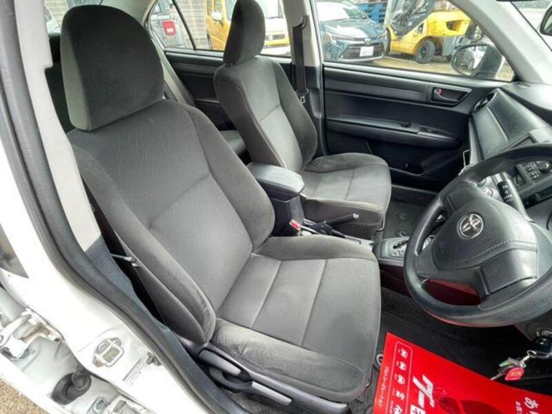 COROLLA AXIO