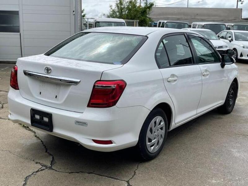 COROLLA AXIO